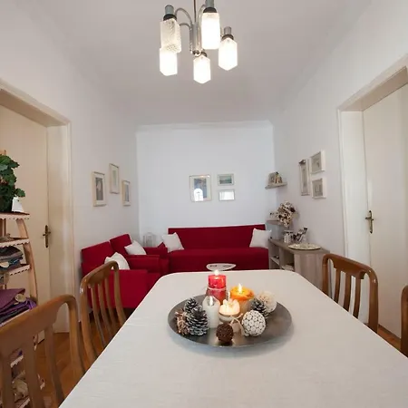 Spacious 3bdrm Cozy House 15' From City Center 公寓