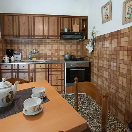 Spacious 3bdrm Cozy House 15' From City Center 塞萨洛尼基